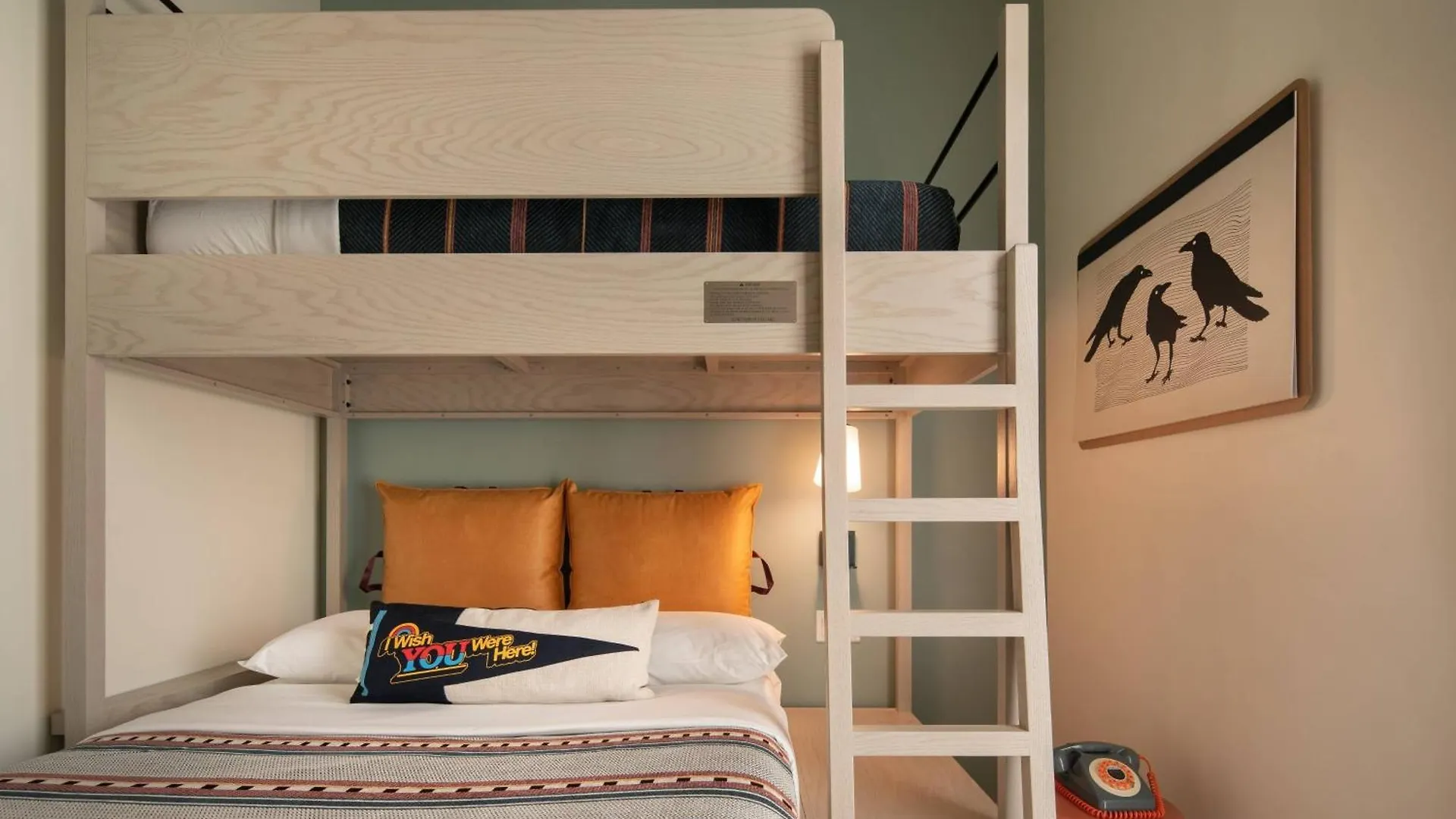Moxy Portland Downtown Hotel 2*,